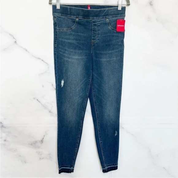 NWT SPANX Distressed Ankle Skinny Jeans in
Medium Wash Sz S - Picture 3 of 5